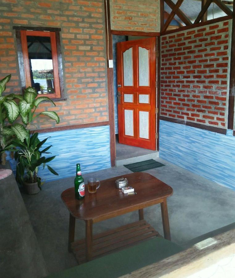 Salty Dog Hostel Telukdalem Екстериор снимка