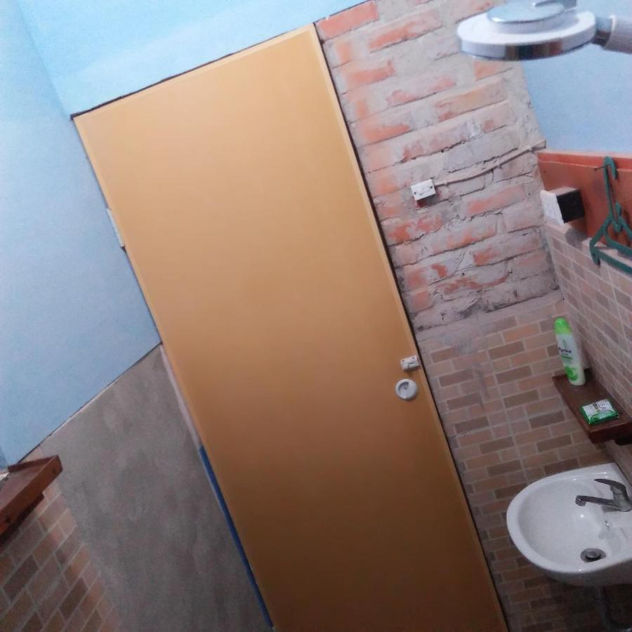 Salty Dog Hostel Telukdalem Екстериор снимка