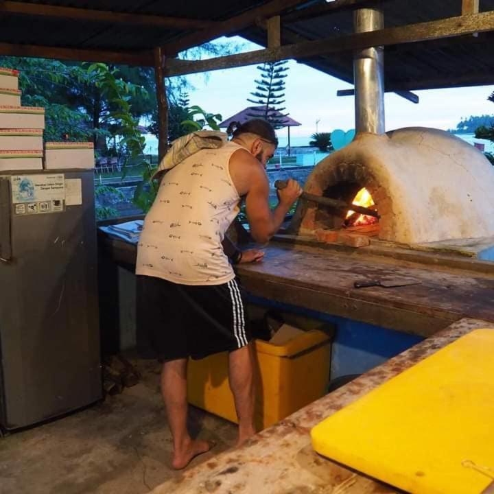 Salty Dog Hostel Telukdalem Екстериор снимка