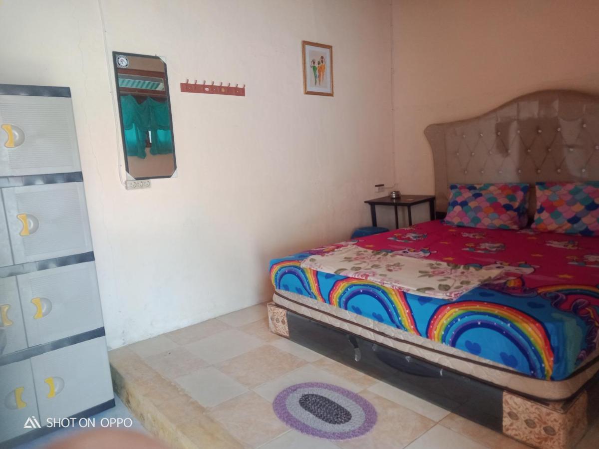 Salty Dog Hostel Telukdalem Екстериор снимка