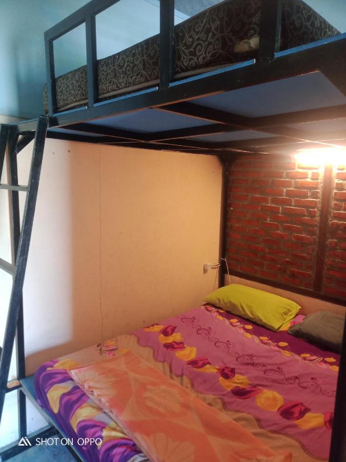 Salty Dog Hostel Telukdalem Екстериор снимка