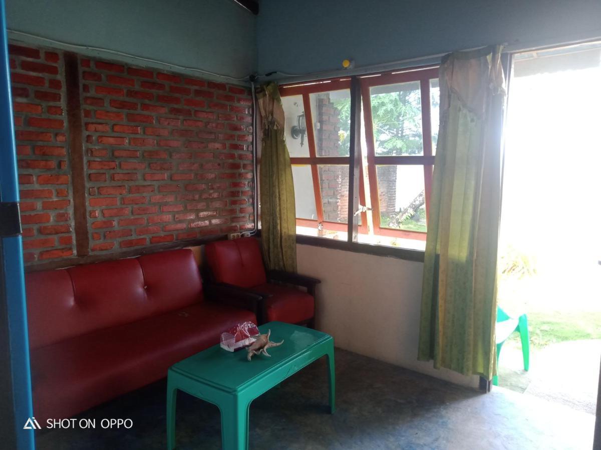Salty Dog Hostel Telukdalem Екстериор снимка