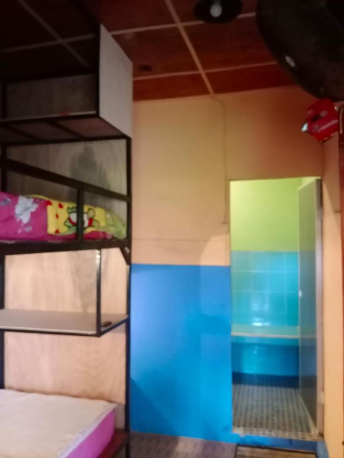 Salty Dog Hostel Telukdalem Екстериор снимка
