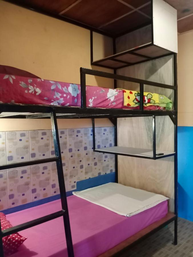 Salty Dog Hostel Telukdalem Екстериор снимка